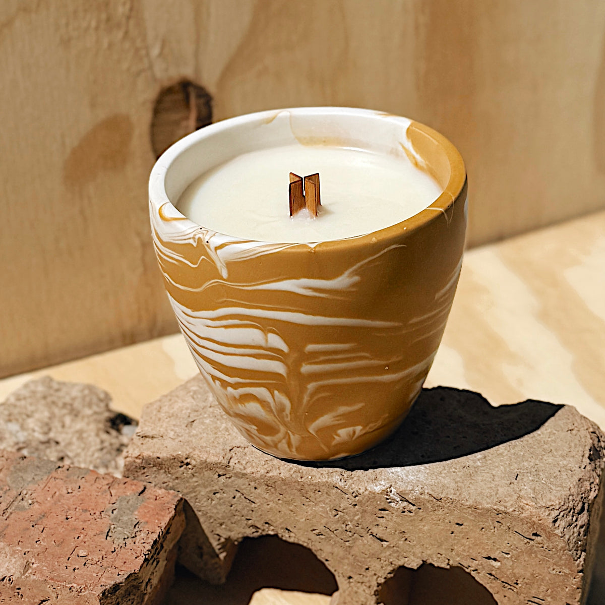 ICED GINGERSNAP CANDLE